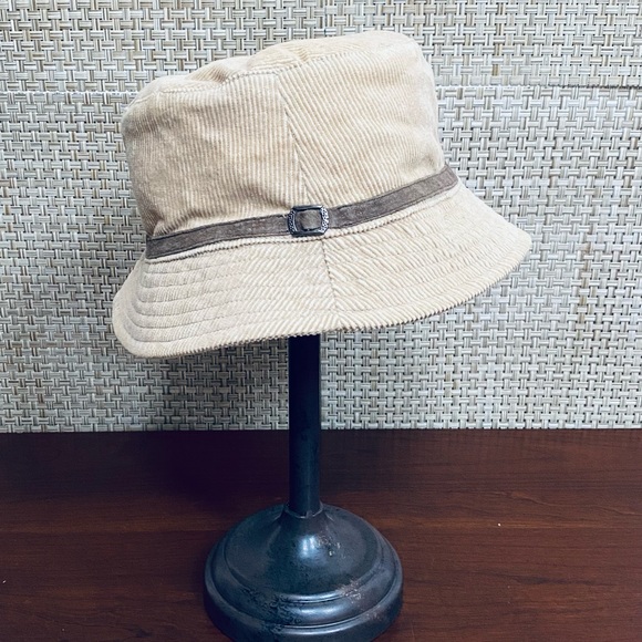 Aeropostale Accessories - 🌟HP🌟NWOT Aeropostale Tan Corduroy Bucket Hat OS